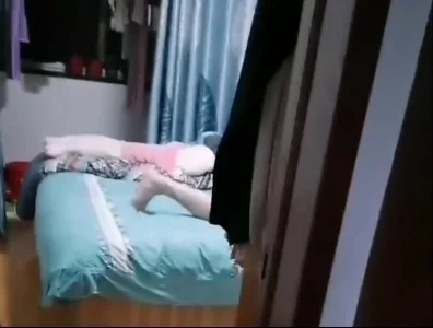 聚餐喝酒后兄弟当面操媳妇